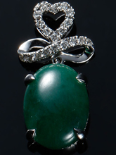 翡翠與瑪瑙 玉石飾品設計中的永恒魅力